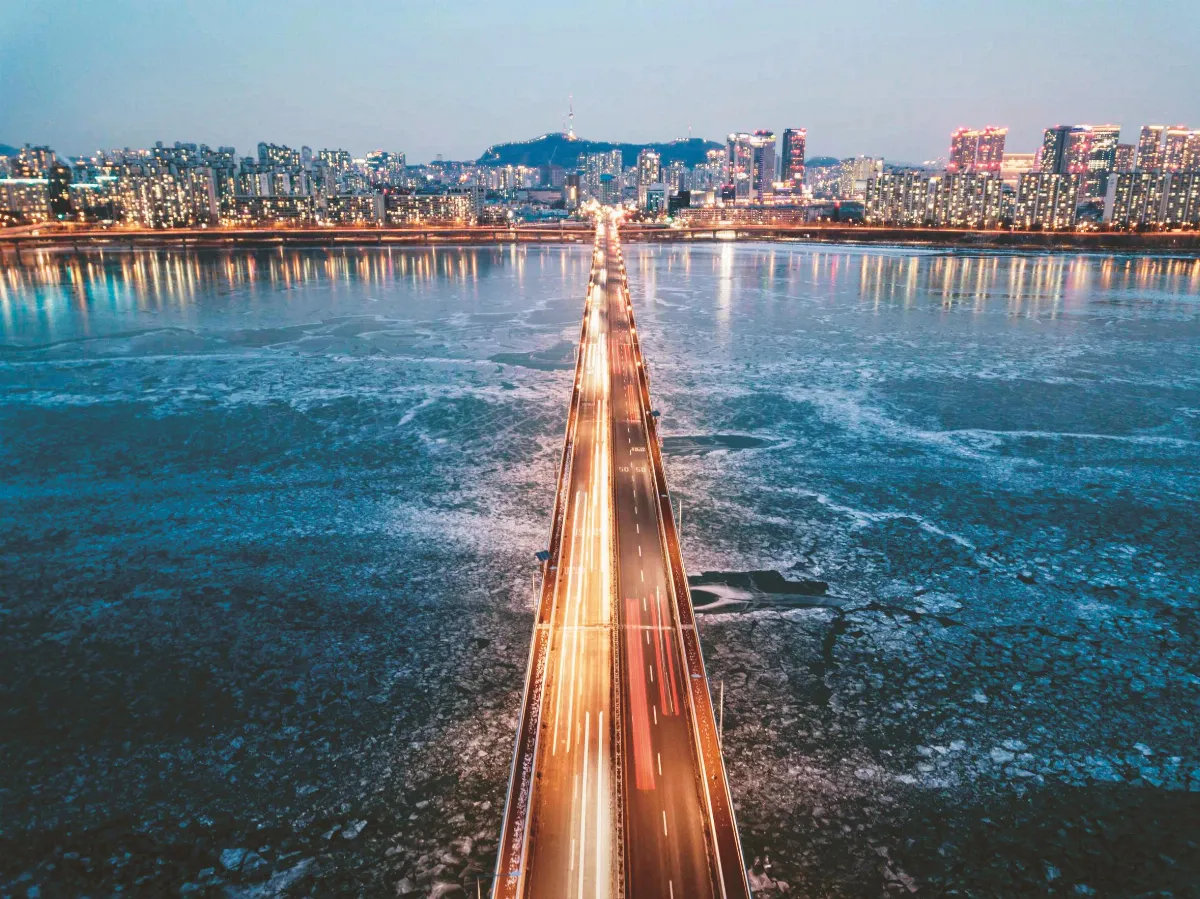 首爾-18.6°C 漢江凍成冰
