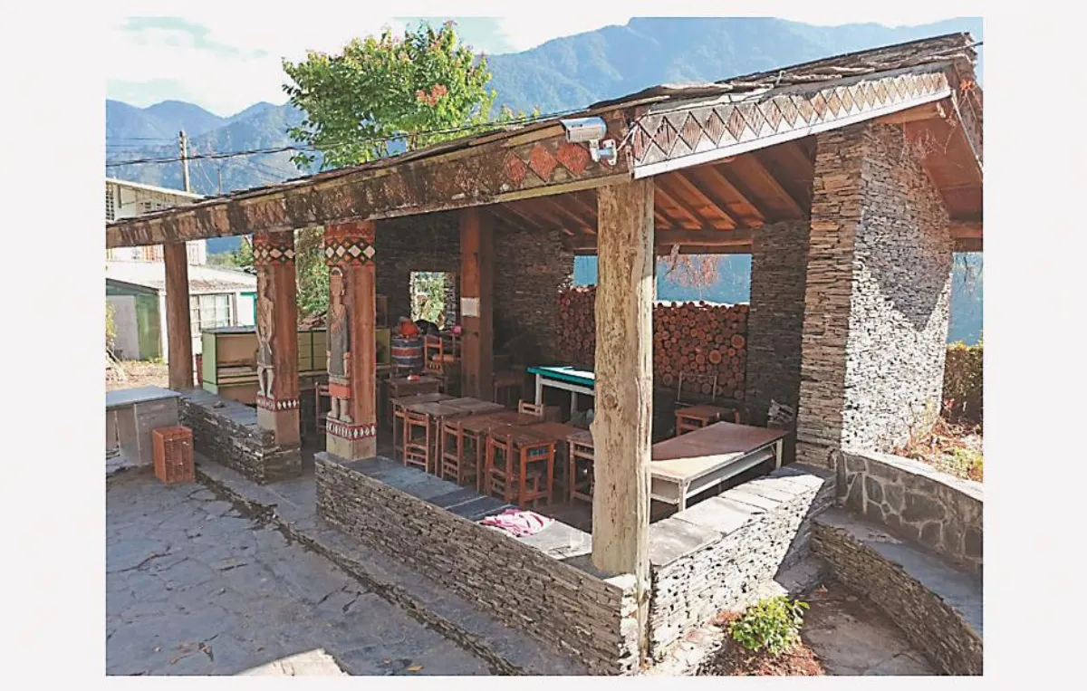 民族教育 九美小學修復石板屋