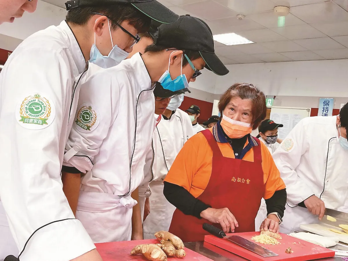 學長姐傳承 同德學子煮出三好