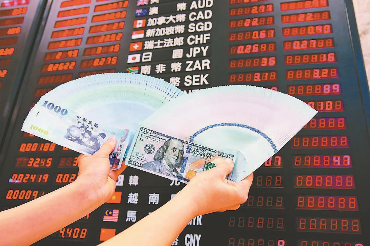 央行穩匯 金管會助攻