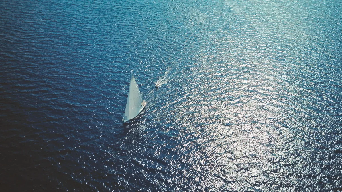 拋開疫情 全家駕船環遊世界