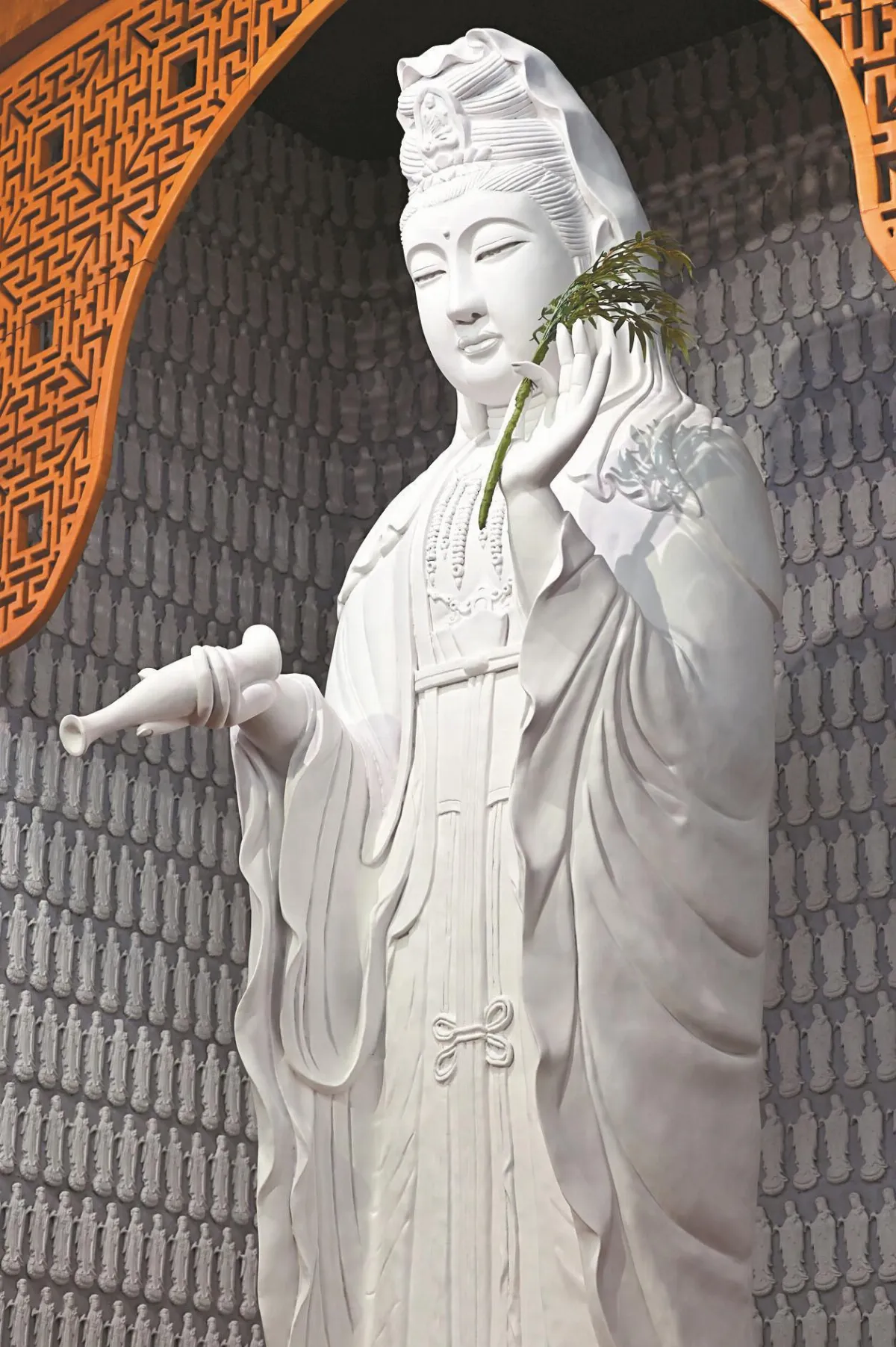 為人間灑甘露 佛光山大悲殿 觀音菩薩金身重漆