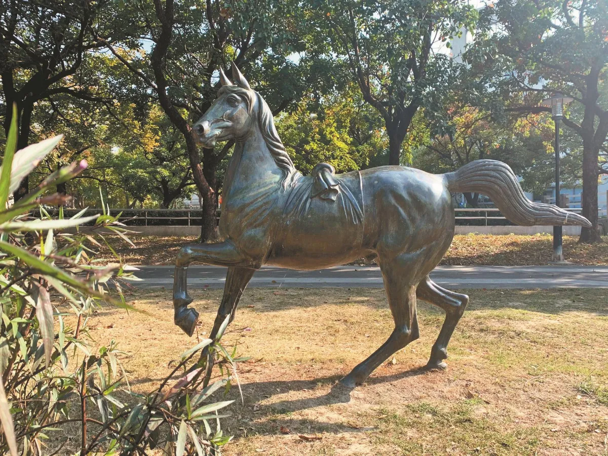 日本神明坐騎  府城唯一神馬像 佇立新營