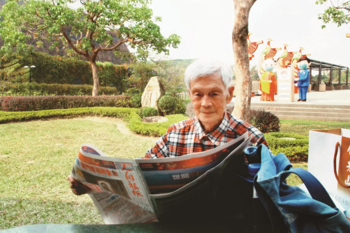 90歲邵炎塗 每日讀《人間福報》逾10年