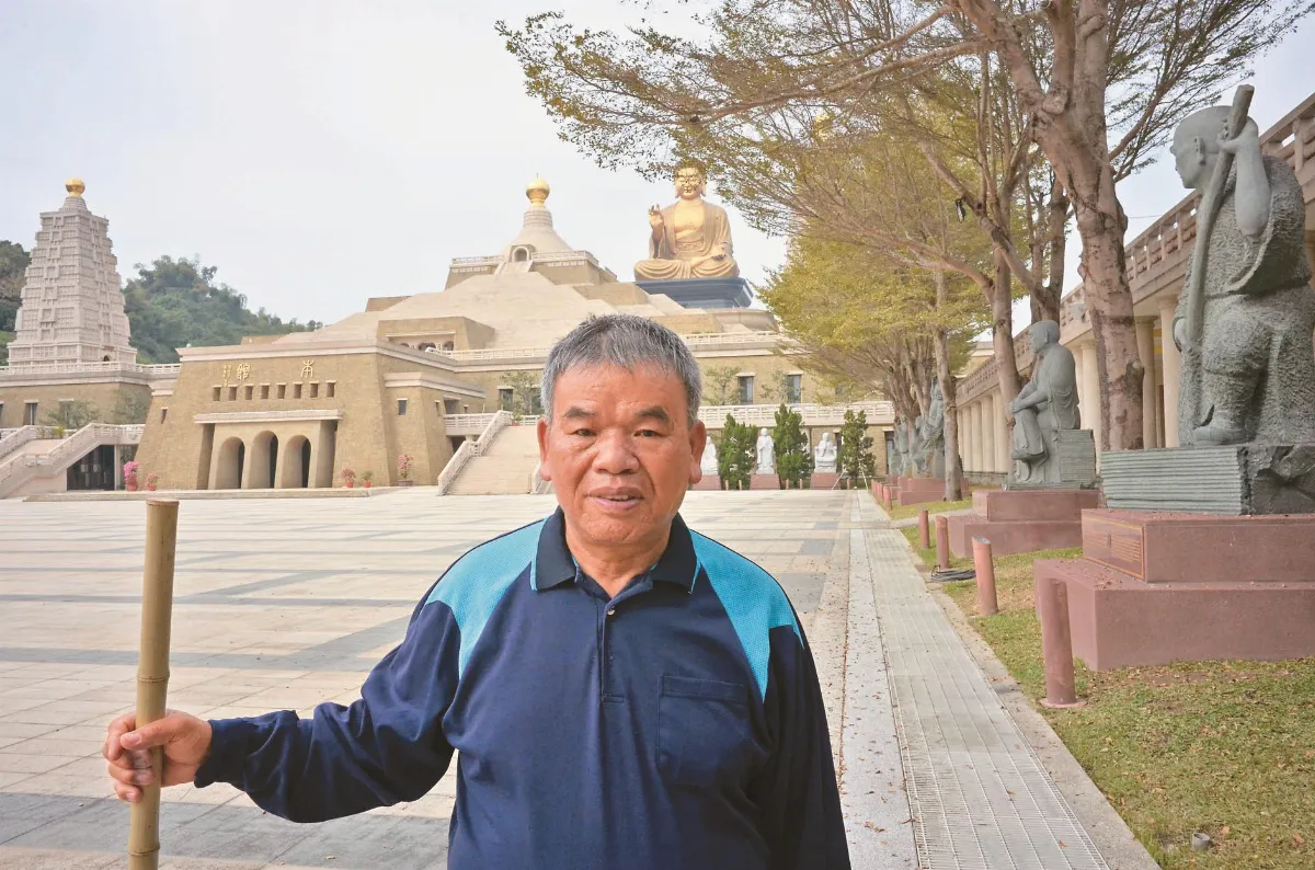 爐香讚起腔 敲醒楊朝榮佛緣