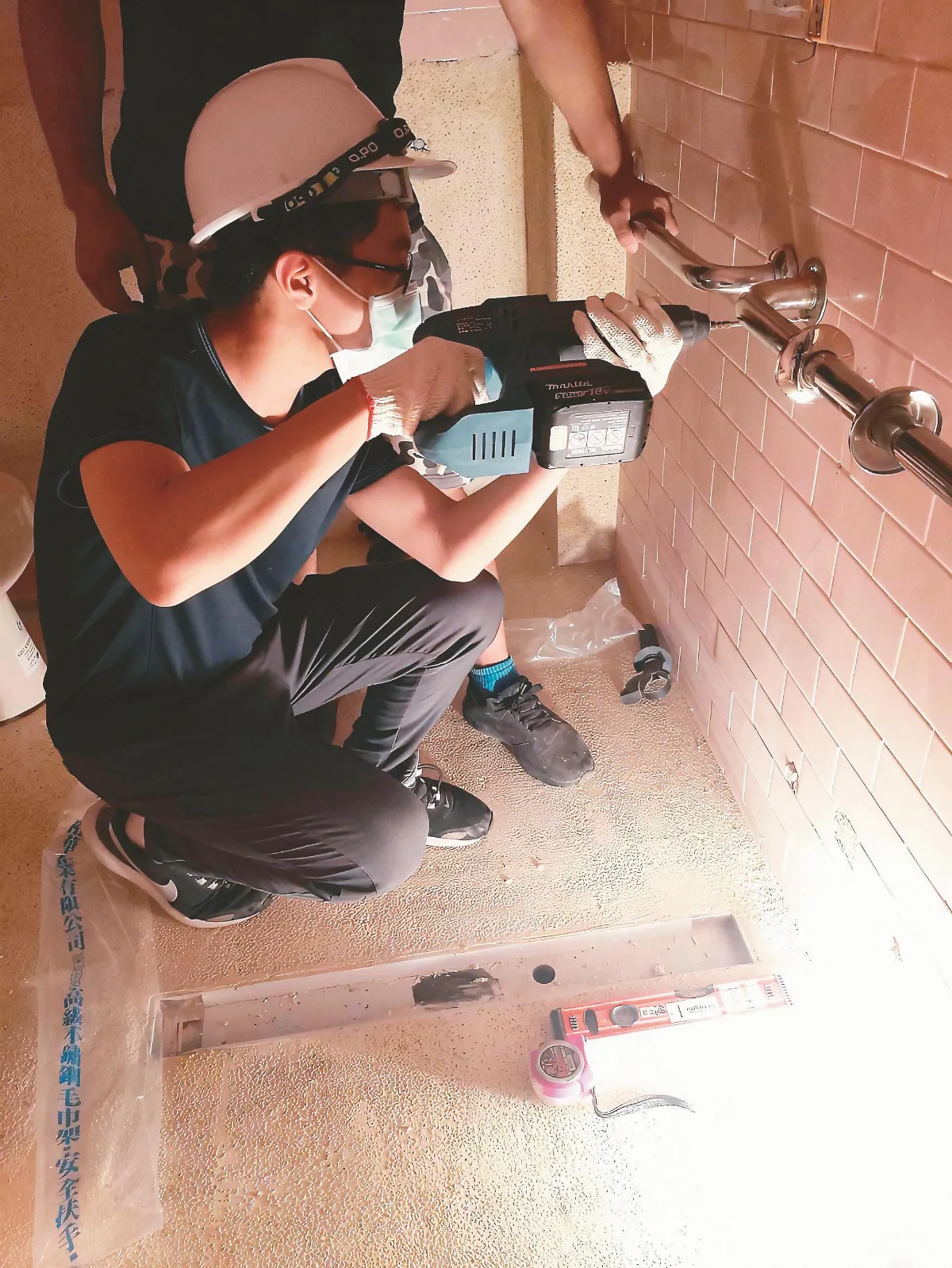 高中生賣護手霜 為部落童募資