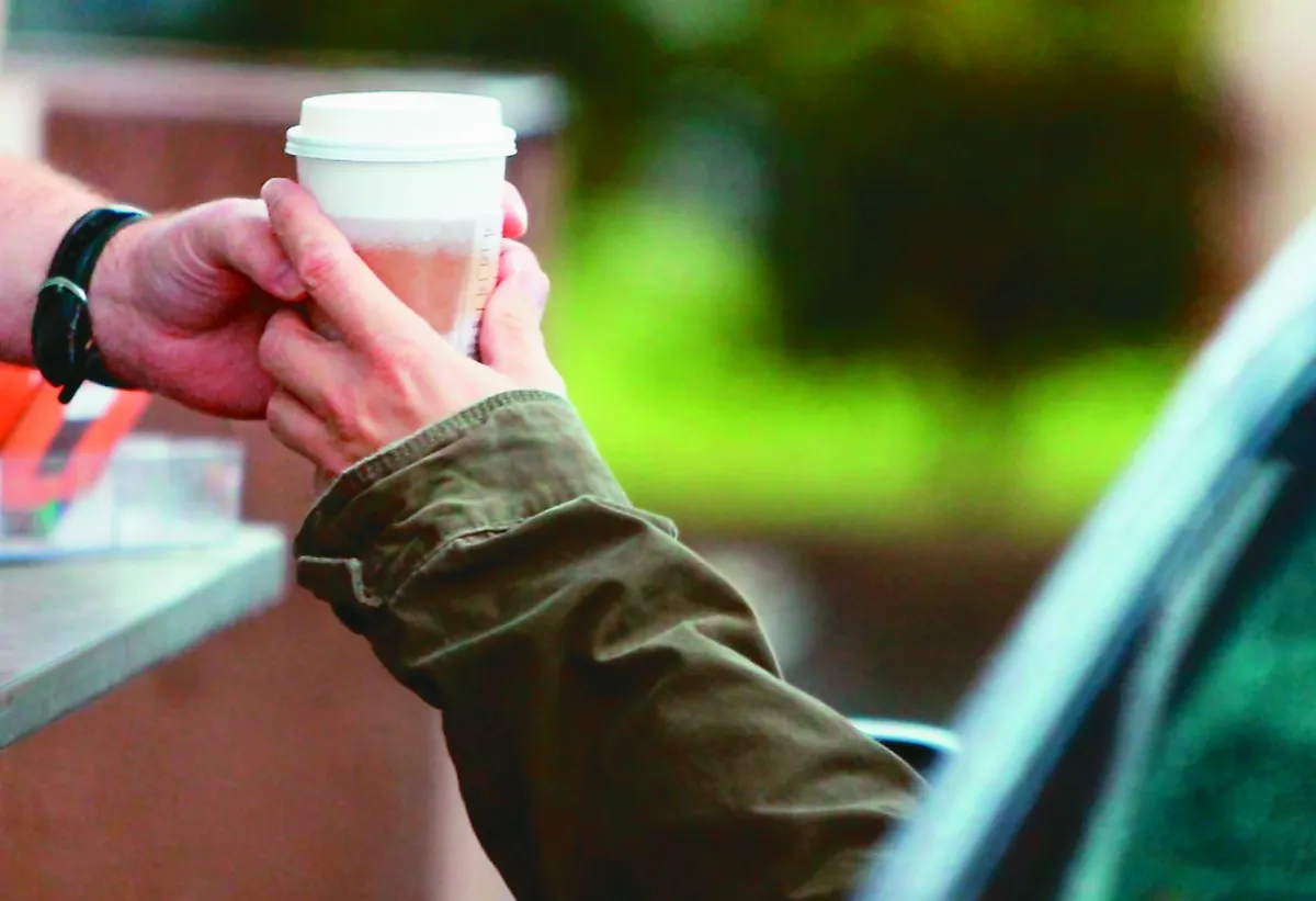 國人愛喝咖啡… 1年20億外帶杯 疊出13萬座101