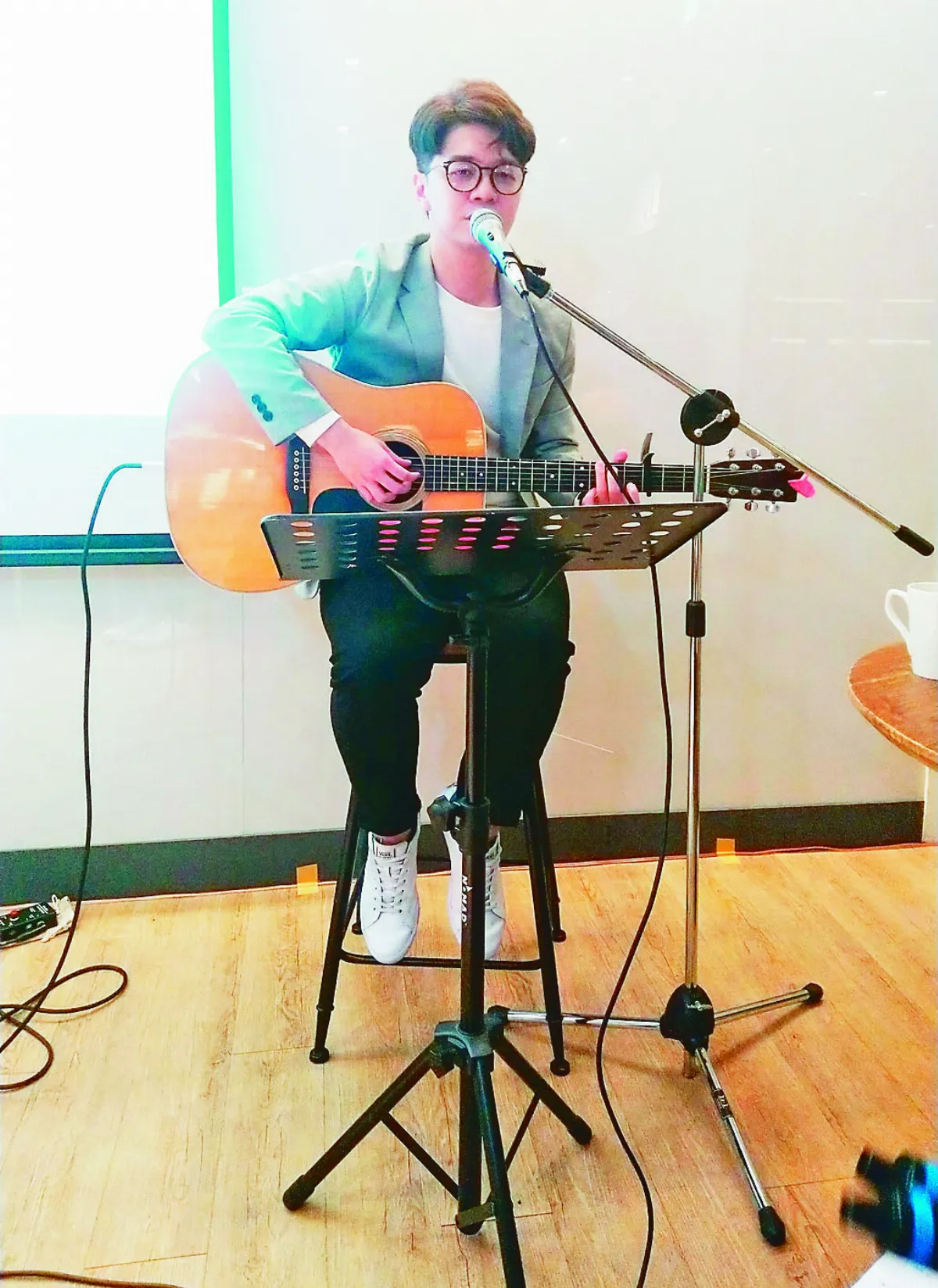 專家放下身分 用療傷經驗助人