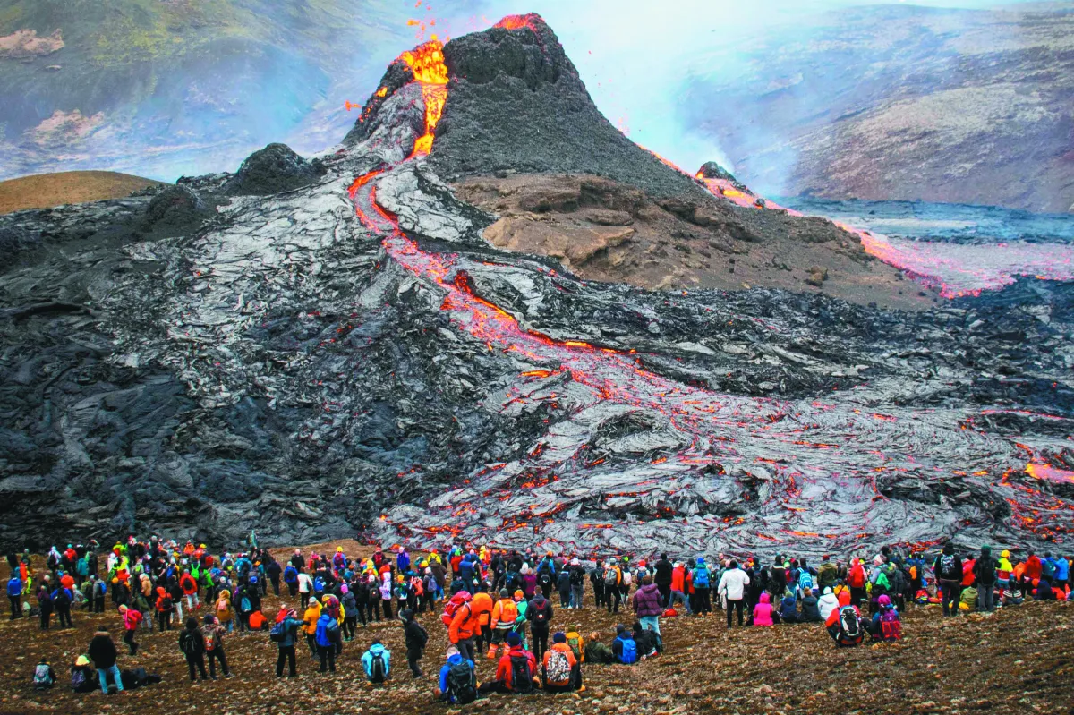 休眠800年   冰島火山噴爆