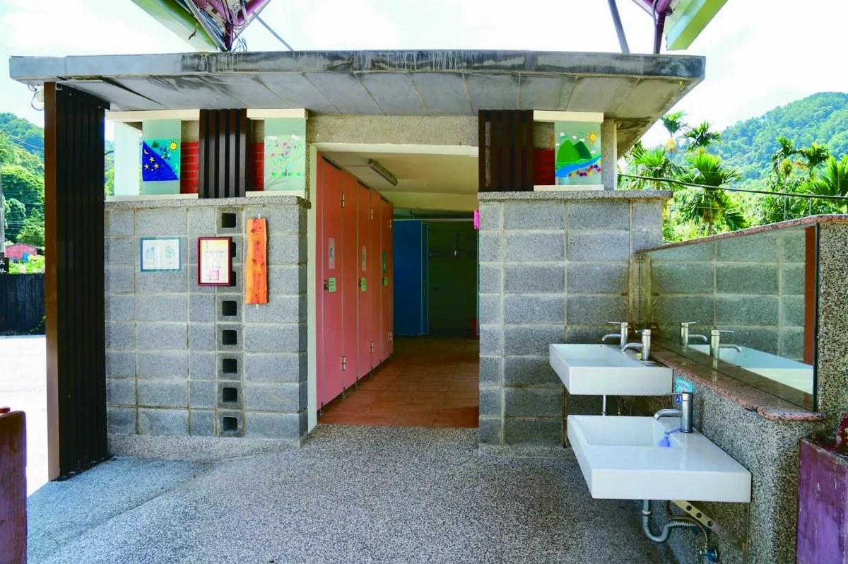 美學融入校園 廁所變五星級