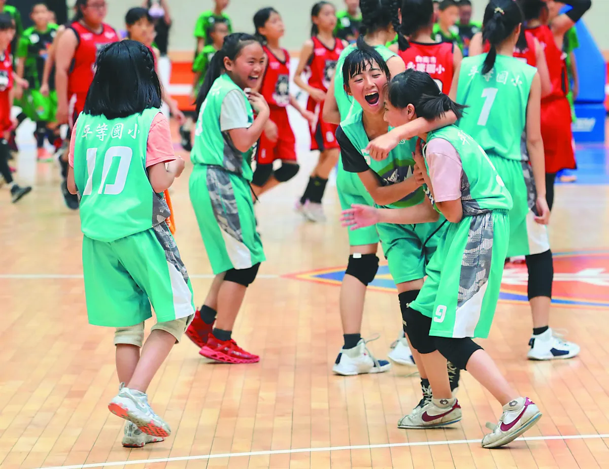 全校僅39人 平等國小女籃奪冠 譜灰姑娘傳奇