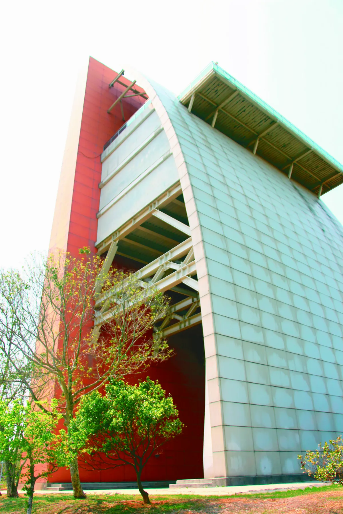 飛碟、帆船 水塔新造型