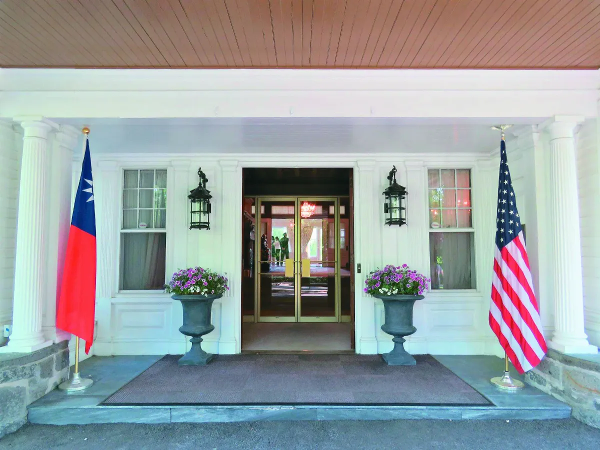 美鬆綁 深化與台交往