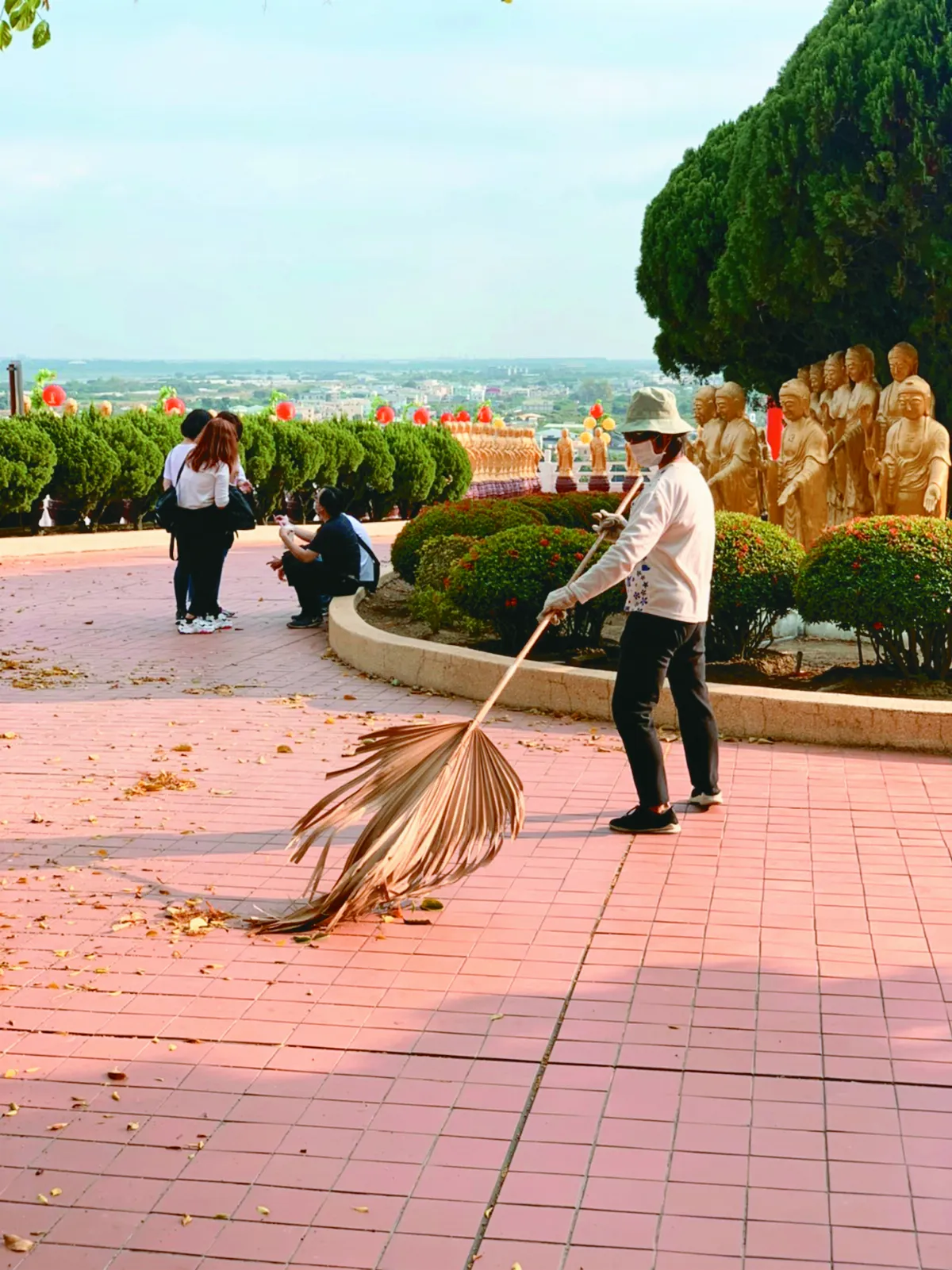 杜美惠 邊掃心地邊念佛
