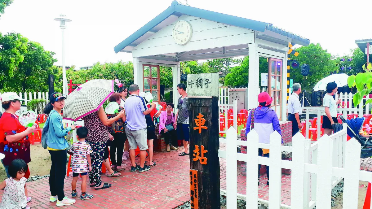 沒火車過站 仁德牛稠子車站 鐵軌拍照沒危險