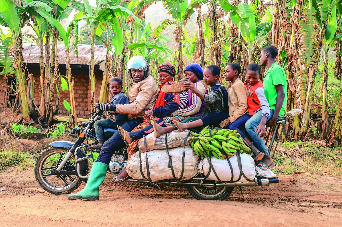 最牛摩托車 1車載8人