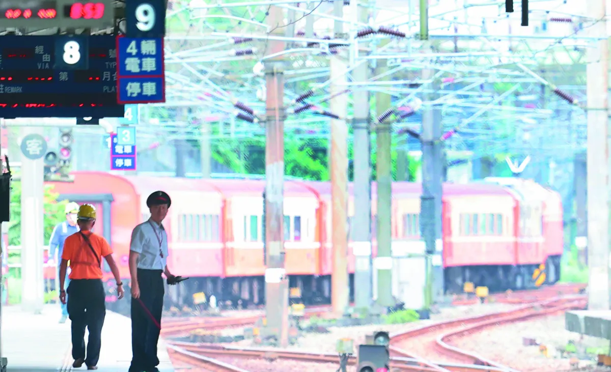 台鐵改革 交長：分區管理經營