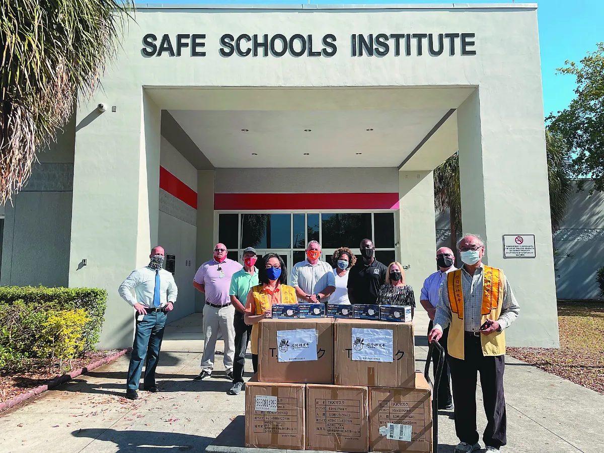 守護師生 邁阿密佛光人捐口罩