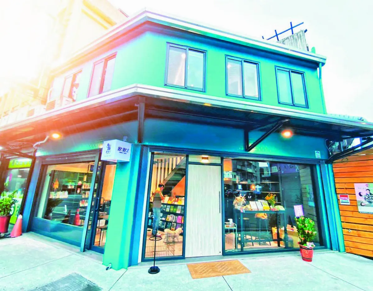 動保書店默默 宣揚護生理念
