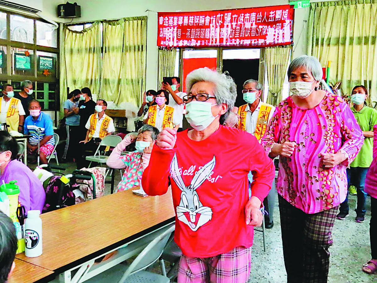 新化佛光人 關懷社區長者