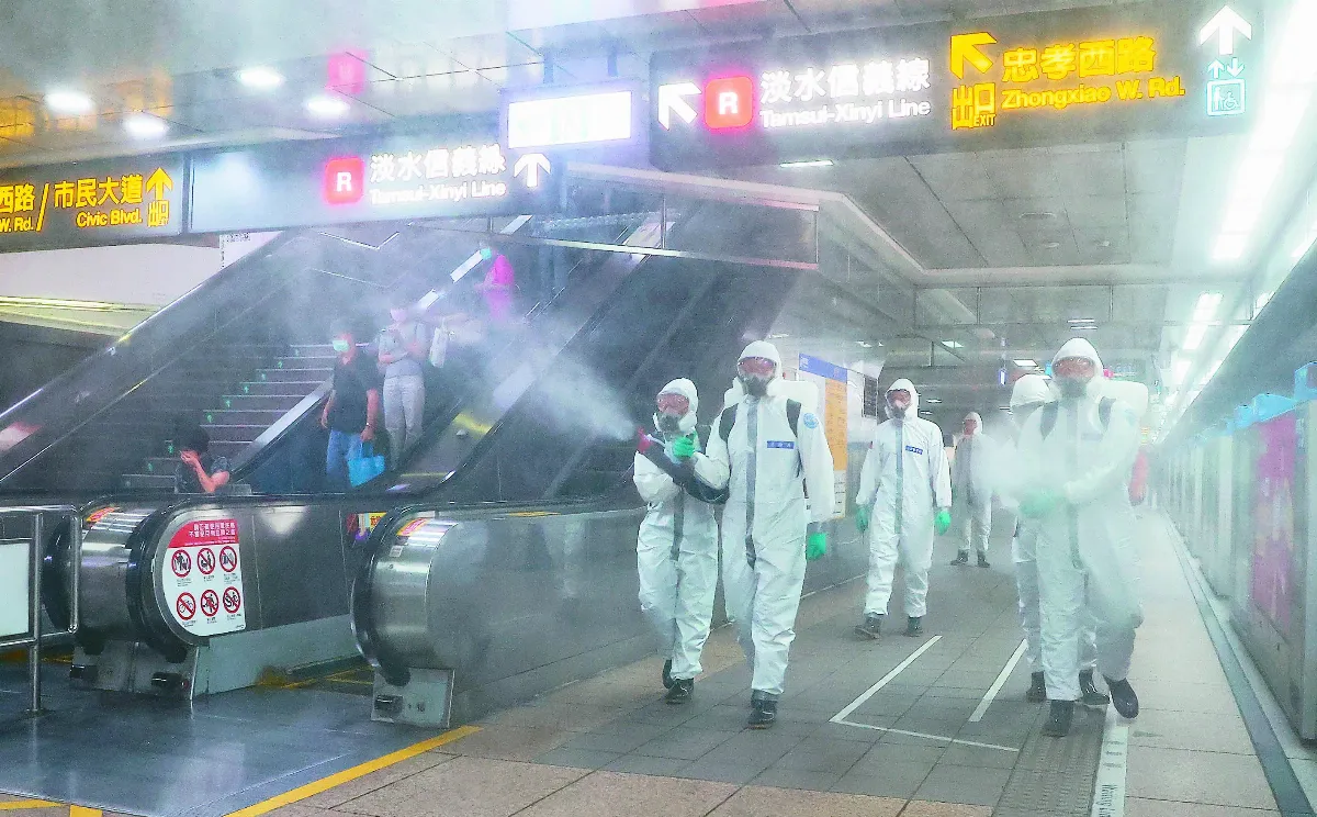 加強防疫 化學兵消毒北捷