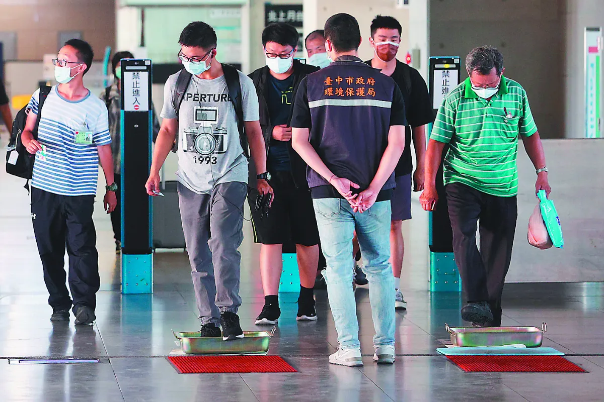 車站加強消毒 台鐵25日再減班  砍97列次