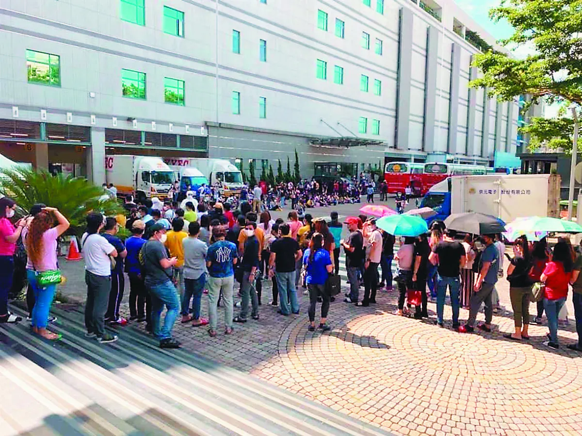 移工群聚感染 再添32例 京元電拚3天 快篩7300人