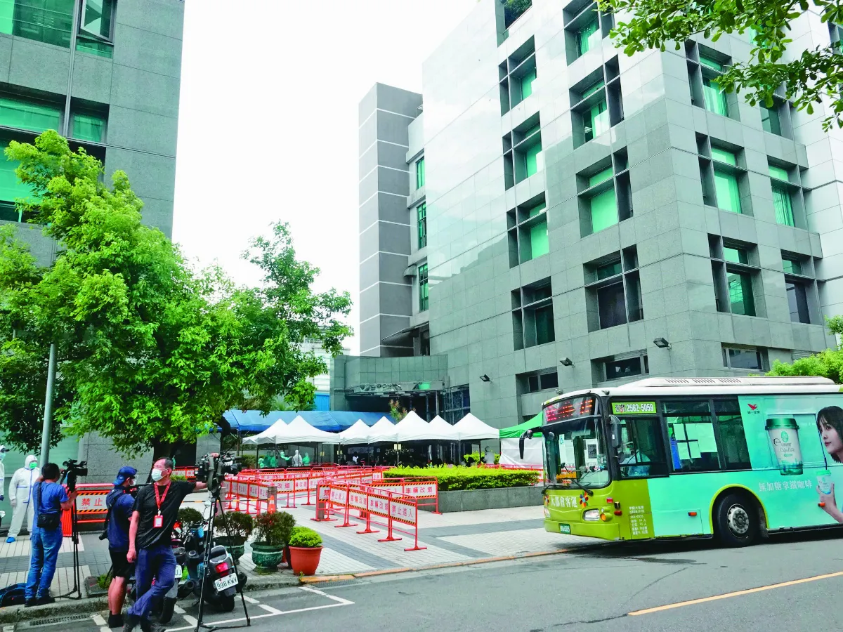 1周內猝逝確診頻傳 防疫現破口