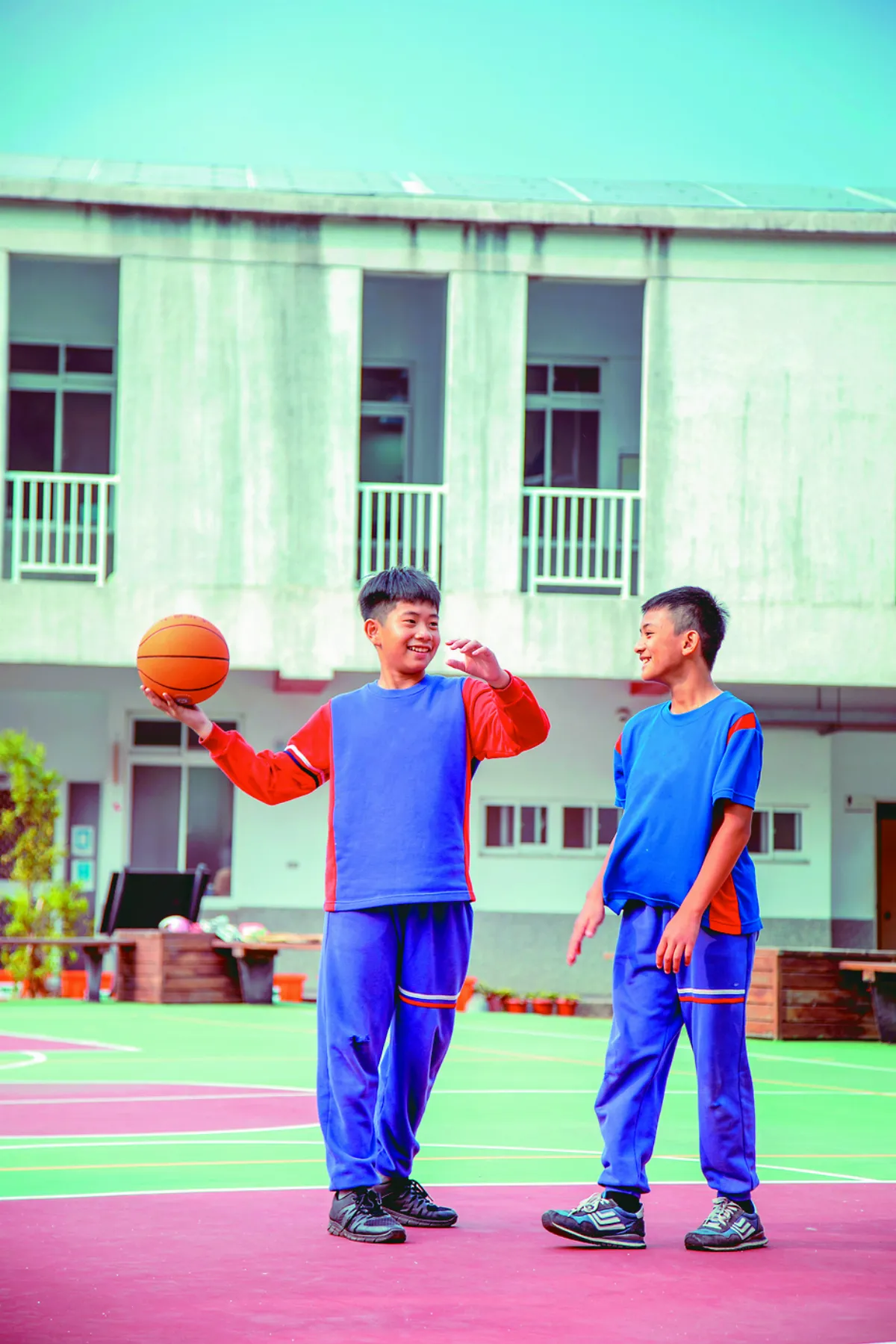 斜槓鄒族青年 回部落傳承文化