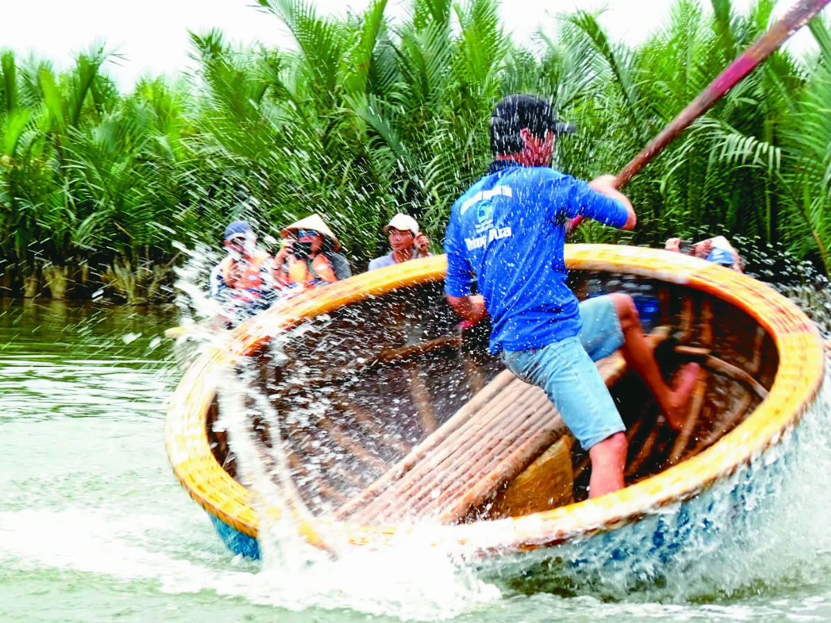 印象旅人 越南竹桶船轉圈圈
