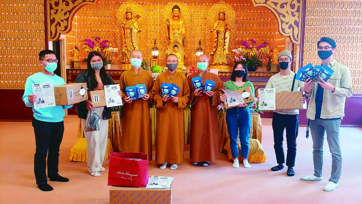 西方寺攜手醫學生 捐助口罩
