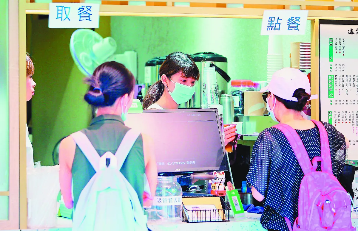 時薪月薪調幅 不排除脫勾