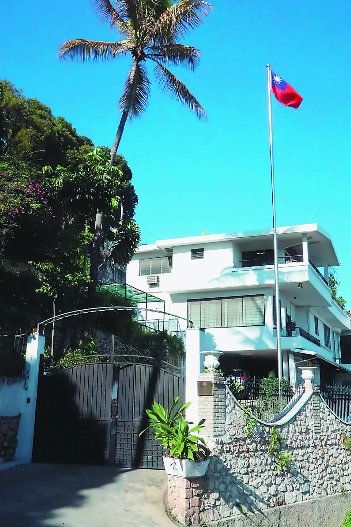 涉殺海地總統 傭兵闖我使館