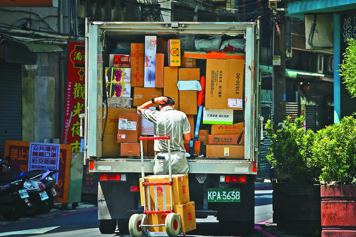 客運開放載貨 交長：偏鄉優先