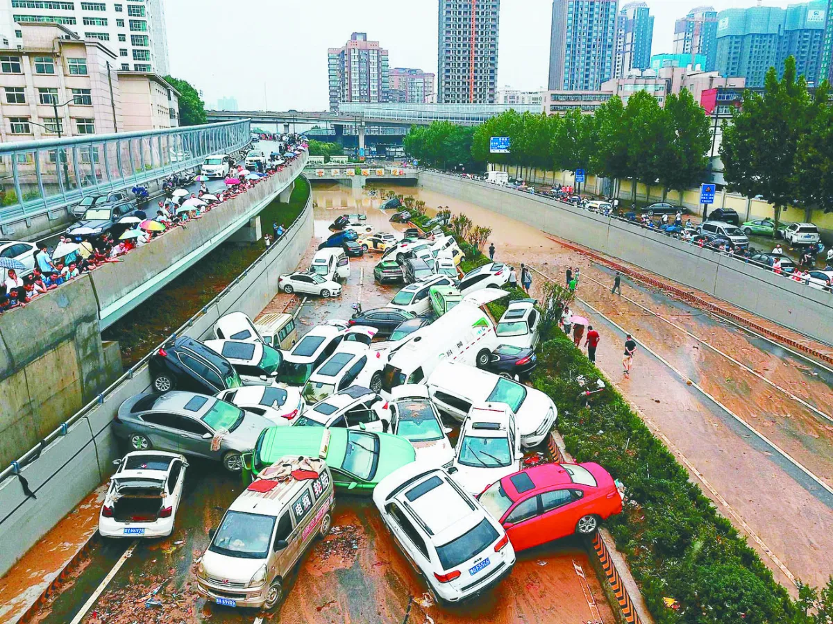 鄭州暴雨隧道淹沒百車滅頂 死傷難估