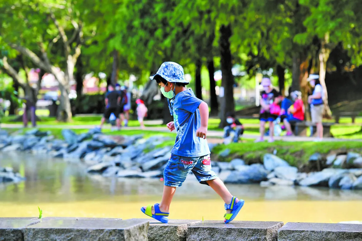 增12例本土  三級警戒首度0死亡