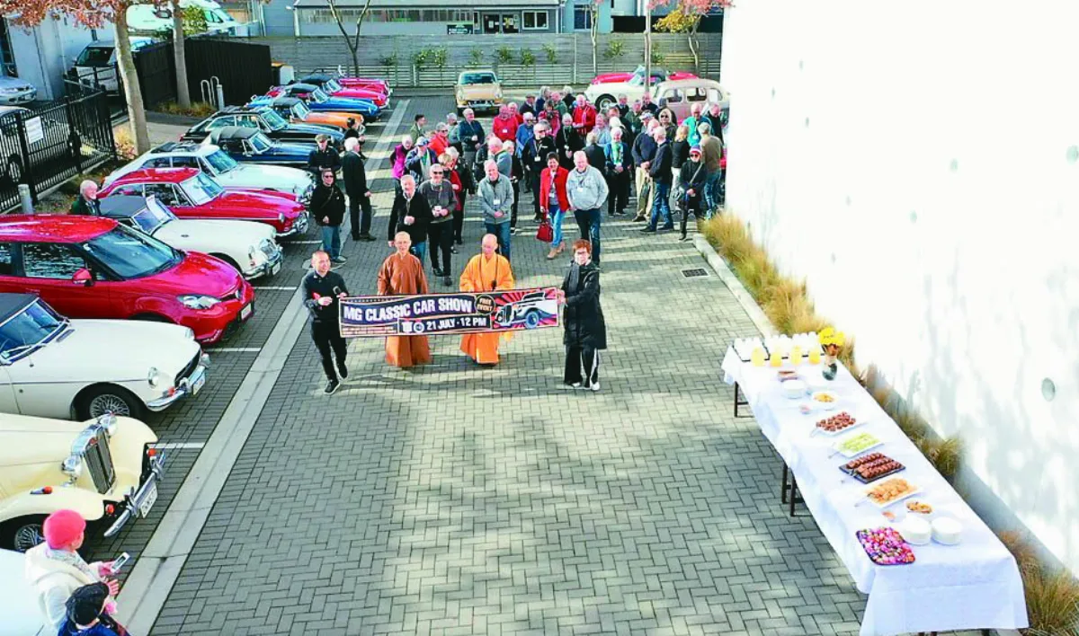 古董車隊 駛進紐國佛光緣