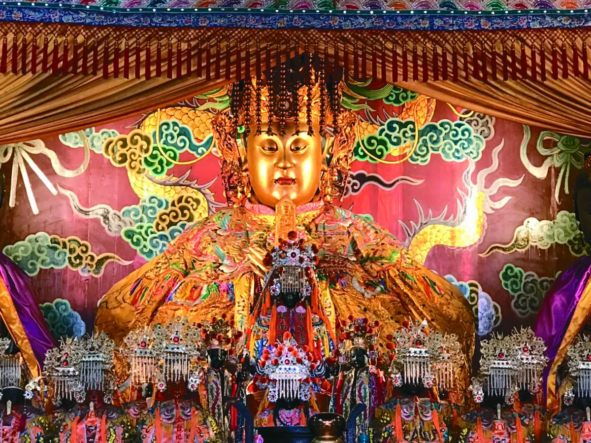 謝奇峰鑽研廟宇 圖解台灣神明