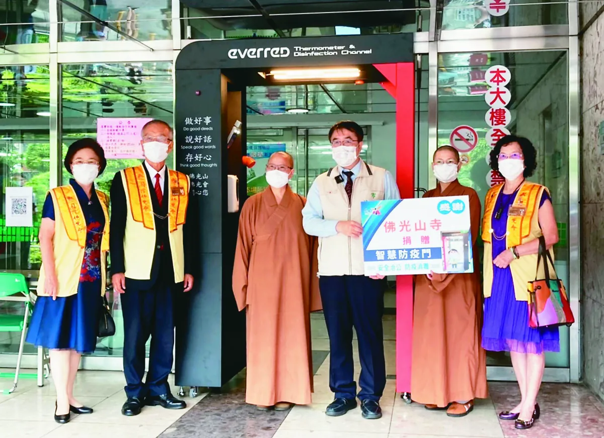 佛光會捐防疫門 伸援台南、苗栗
