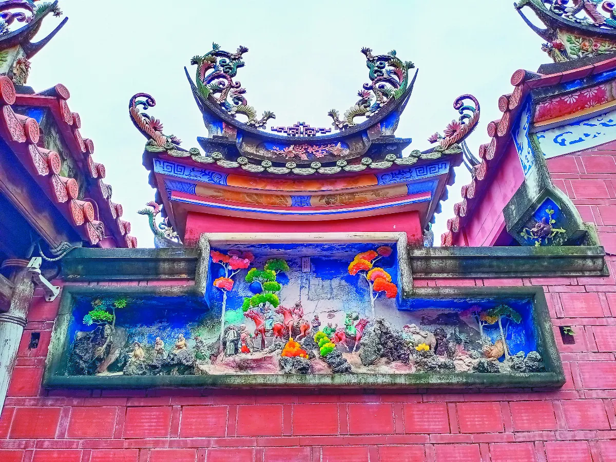 葉王憨番交趾陶 震興宮鎮廟寶