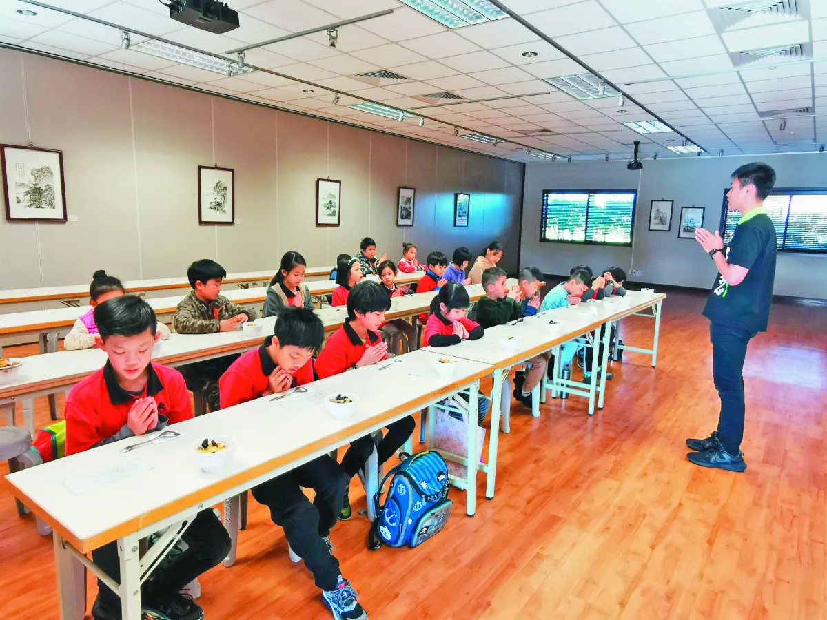 紐西蘭佛學班 傳遞三好四給