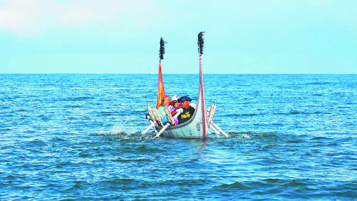 達悟拼板舟環島  白海豚相伴