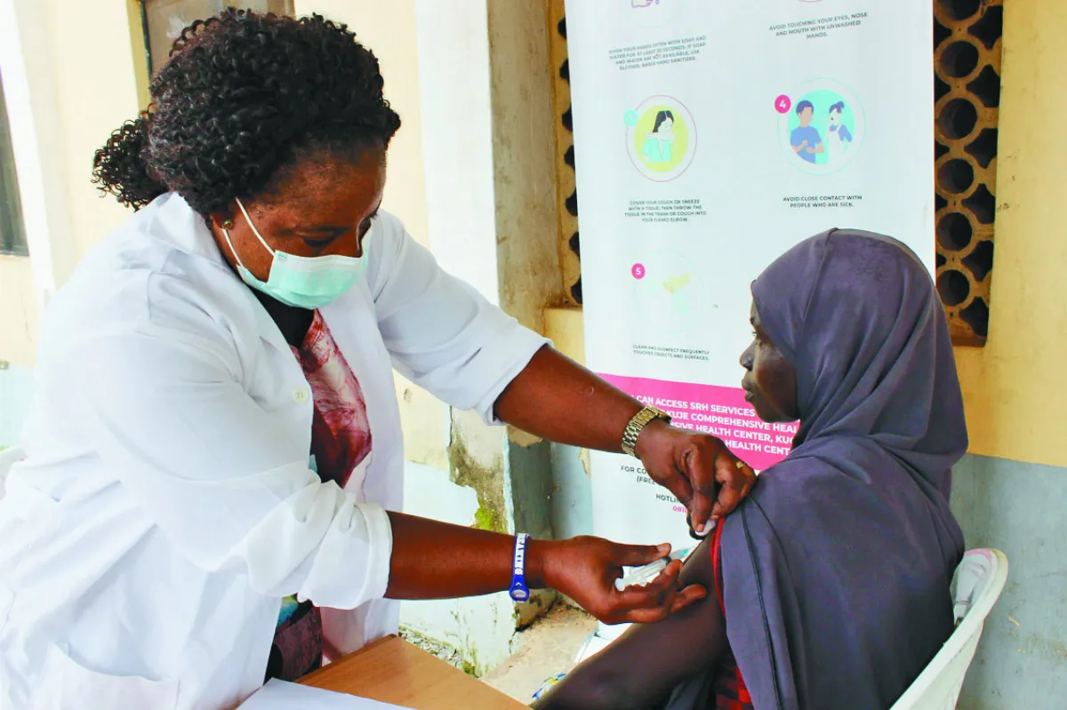 富國拚第 3 劑 窮國沒疫苗