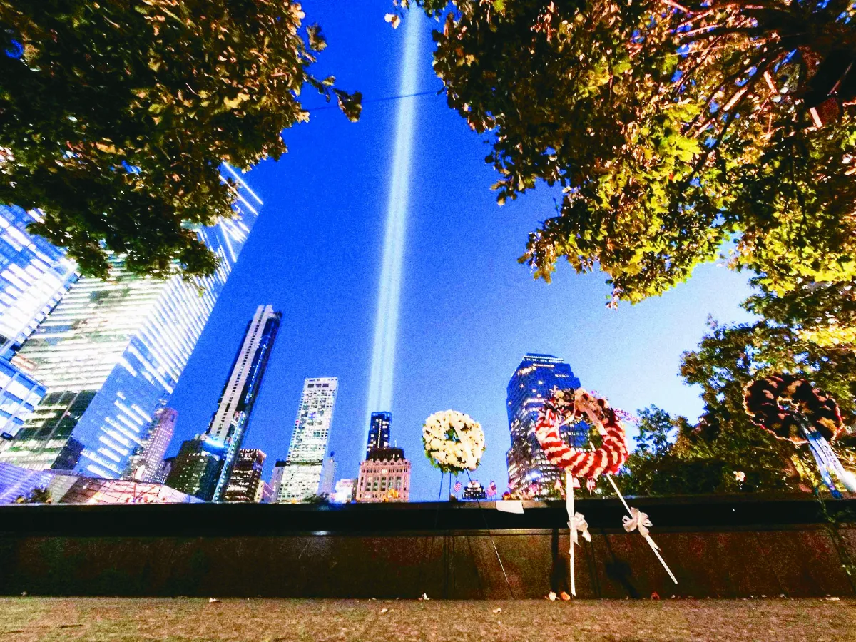 911事件20周年 拜登親訪3事故現場 追悼罹難者