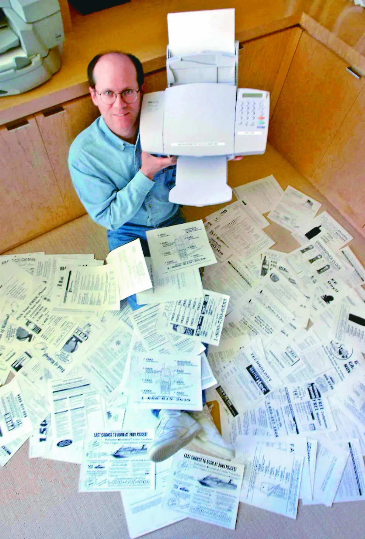 病歷堆太多 傳真機拖垮疫情通報  恐加速淘汰