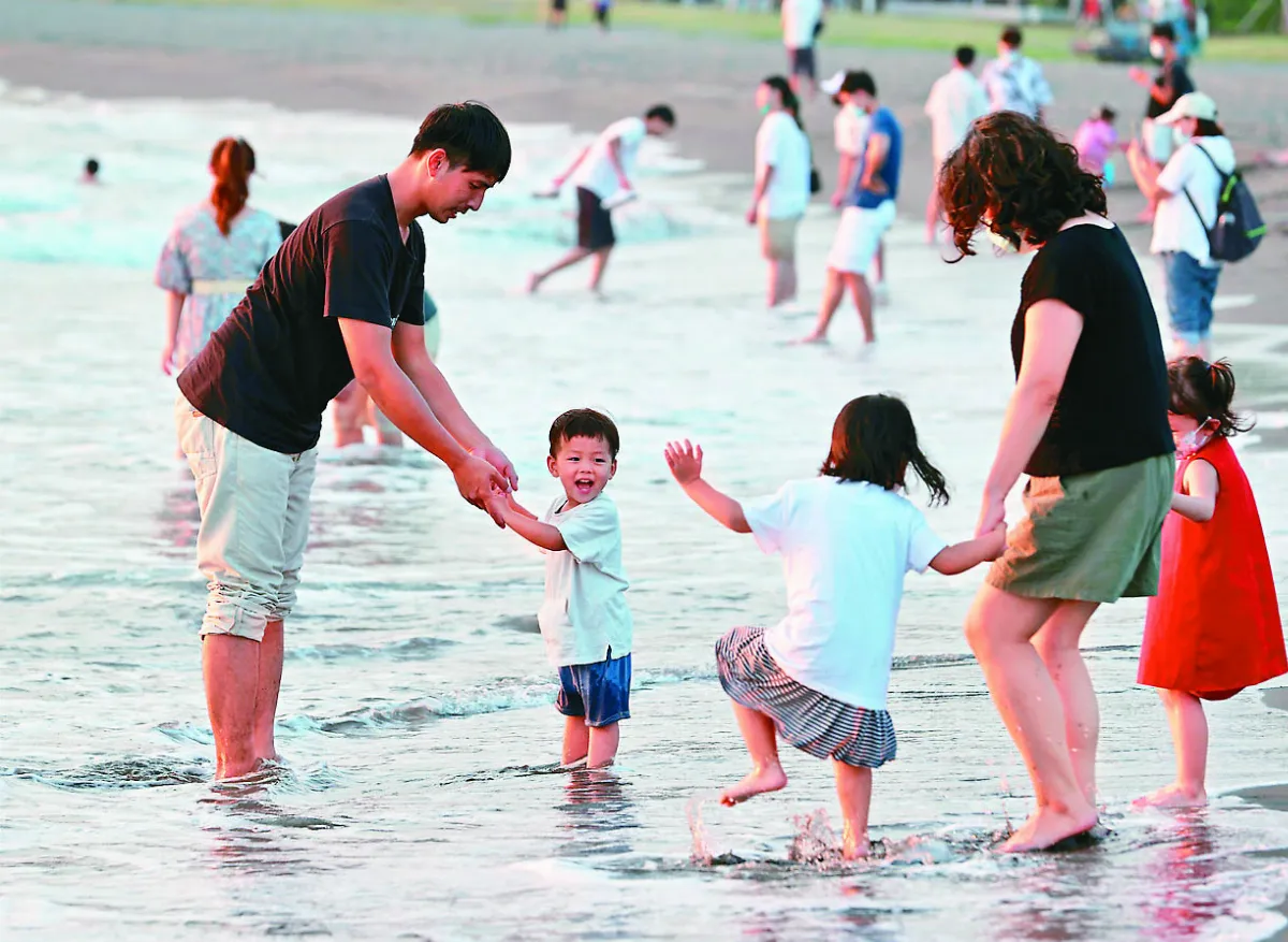 河濱慢跑、健行 口罩擬鬆綁 高鐵將放寬自由座  不賣站票