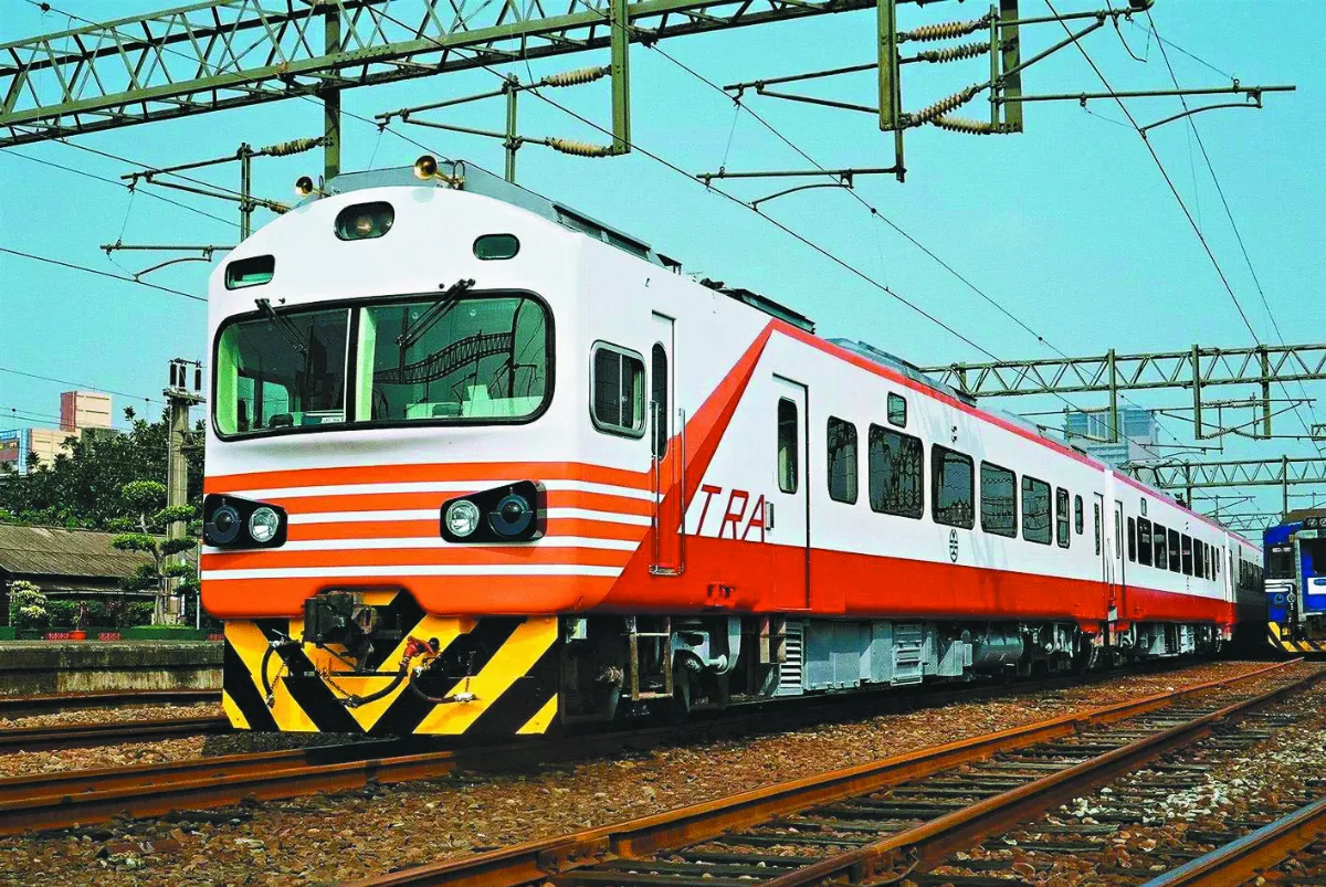 台鐵最大換車潮  紅斑馬明年退役