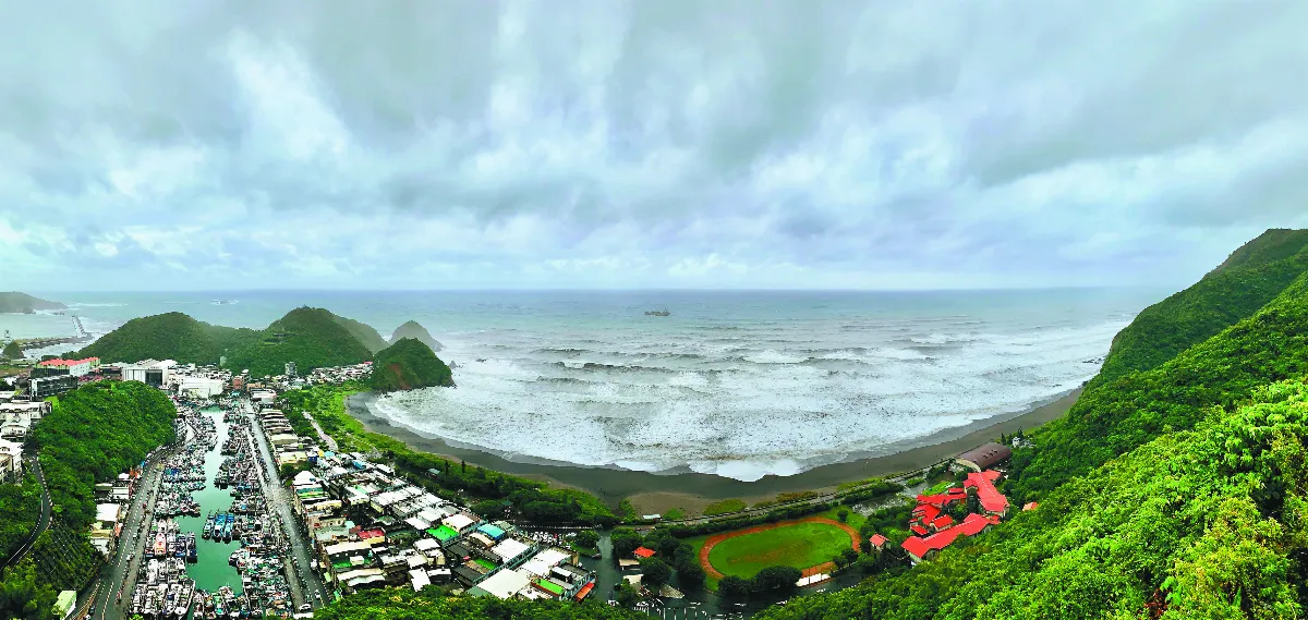 不像輕颱 圓規吹出16級颶風