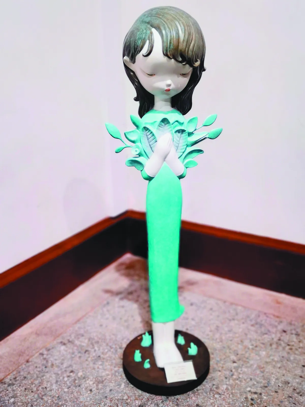 藝術欣賞 含羞草少女