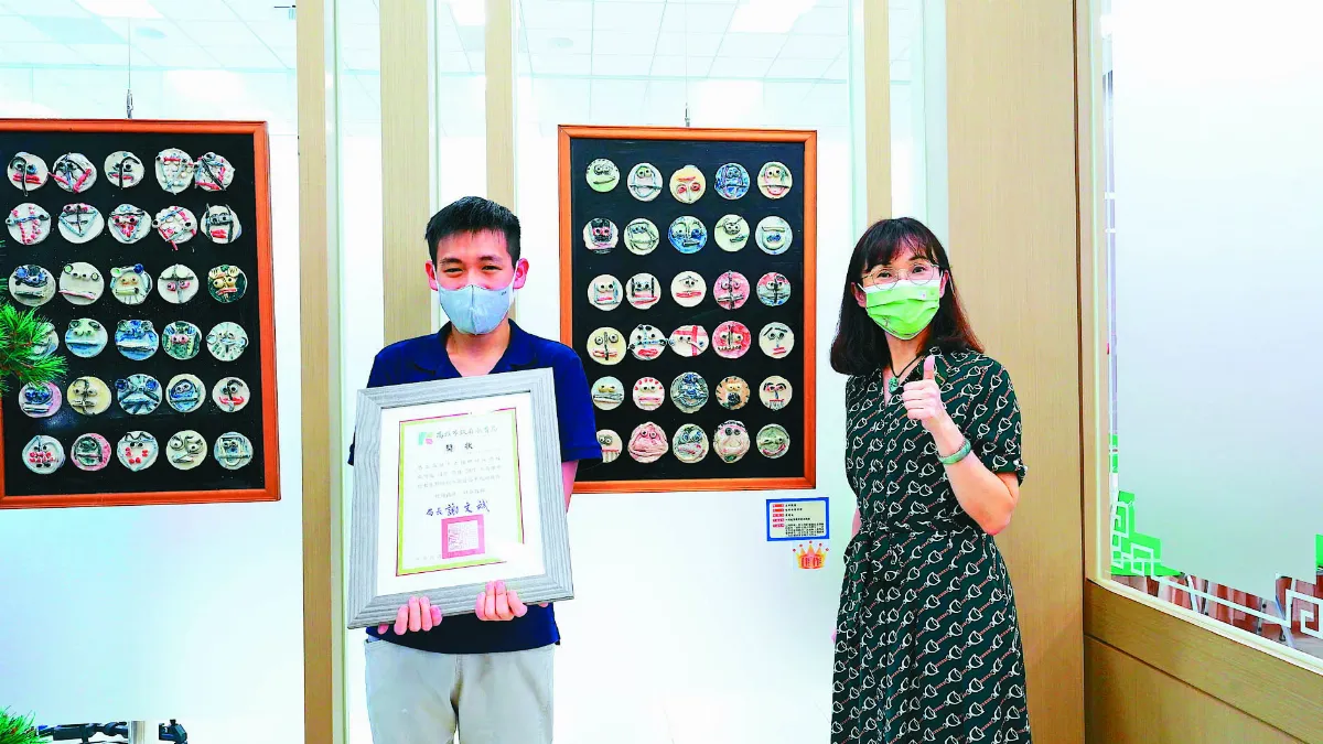 特教生藝起樂陶畫 佛館開展